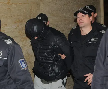 Гребеца остава в затвора