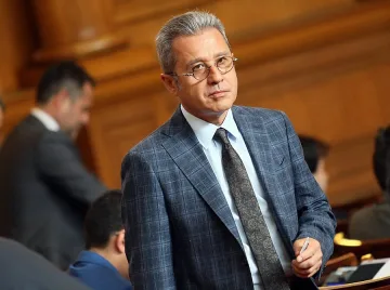 Йордан Цонев: Лозан Панов политизира всичко