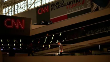 CNN прекрати договора си с Грифин, заради снимките с главата на Тръмп