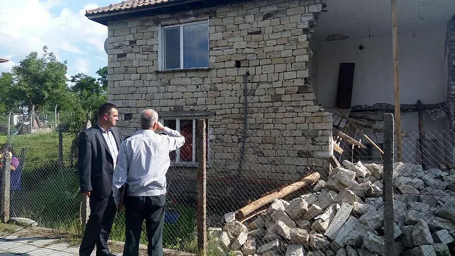 Порой остави семейство на улицата