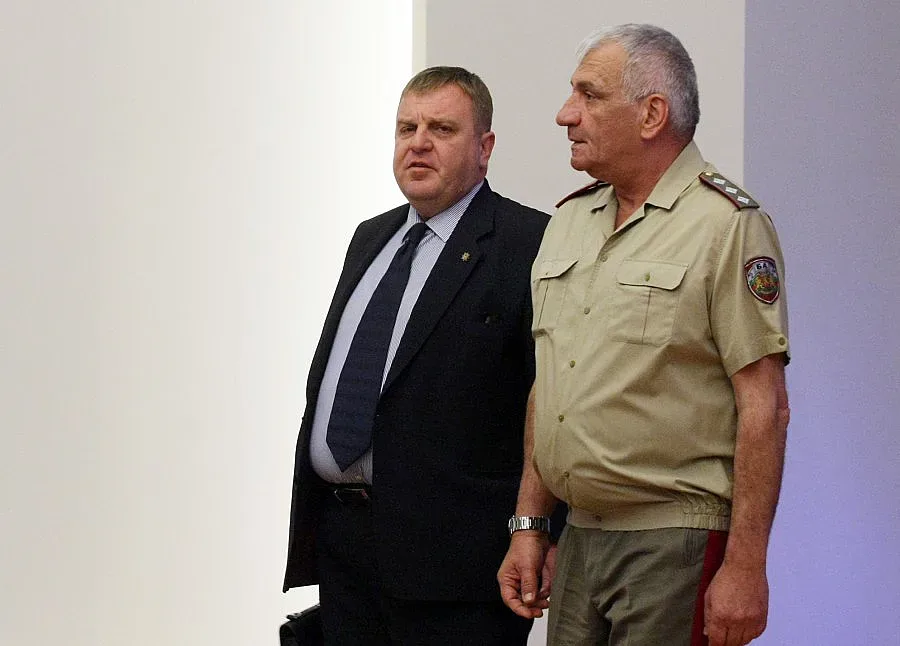 Каракачанов: Добри заплати ще попълнят МО, МВР и ДАНС (ОБНОВЕНА)