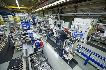 Цените на заводите нараснаха с 5,4%