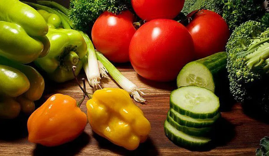 Студът и токът вдигнаха с 42% цените на зеленчуците