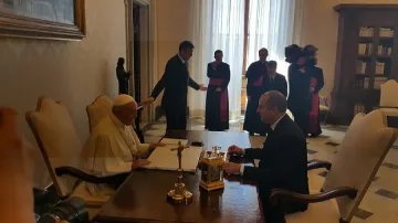 Радев се срещна с папата на четири очи (ОБНОВЕНА)