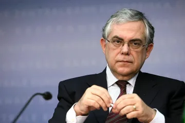 Взрив рани експремиер на Гърция