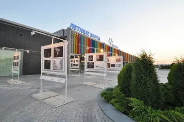 Пращат жандармерия на летището във Варна