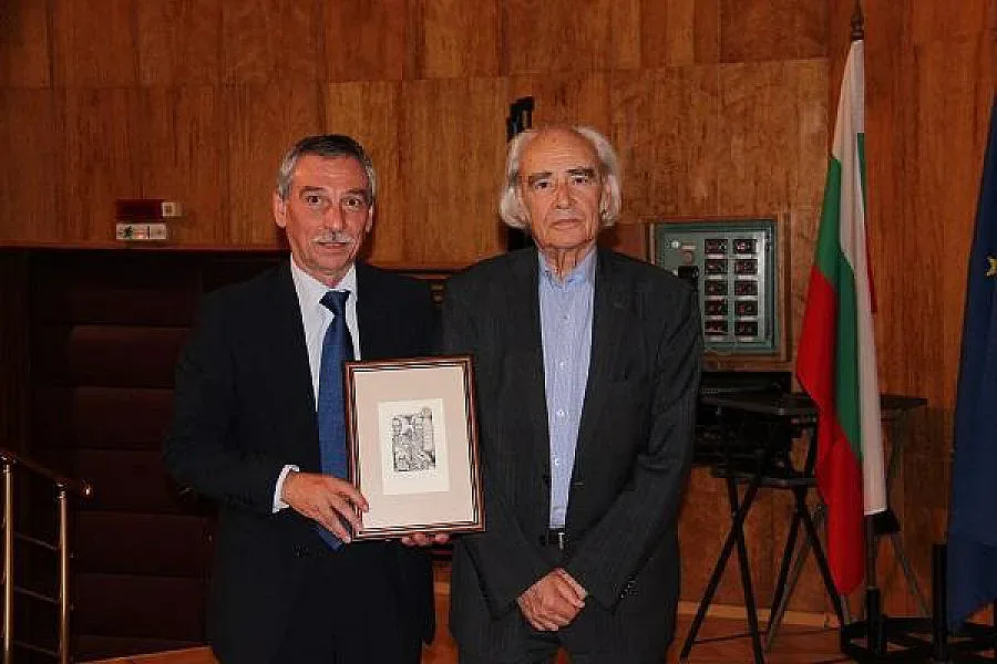 Антон Дончев: Българите се раждат на 24 май