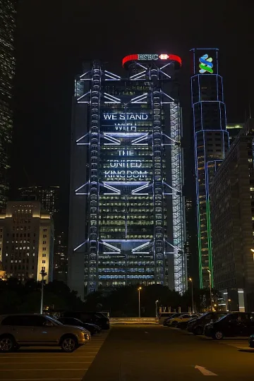 Светът осъди терора, Тръмп нарече атентаторите "загубеняци"