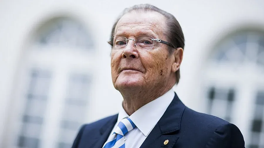 Почина Роджър Мур - Агент 007