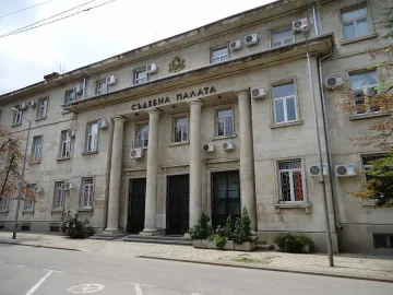 Сигнали за бомби блокираха правосъдието във Варна