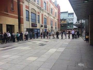 Опашки за даряване на кръв в Манчестър