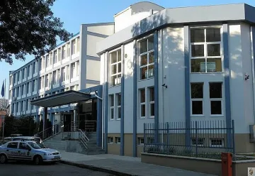 Арестуваха жена, повалила с ритник пенсионерка