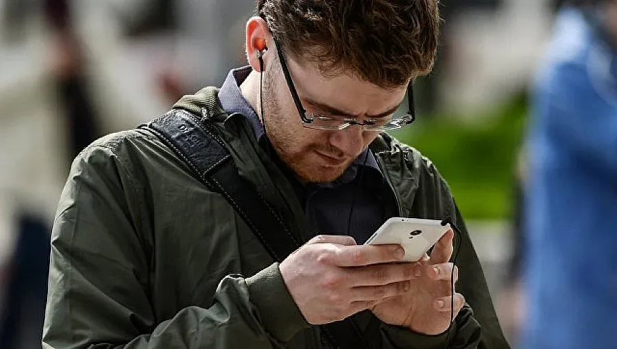 В Русия са задържани 20 хакери за кражби през мобилно приложение