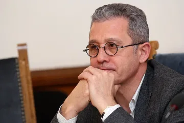 Цонев за нацистките поздрави: Важно е какво послание се отправя