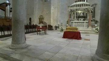 Патриархът посрещна св. Николай в Москва