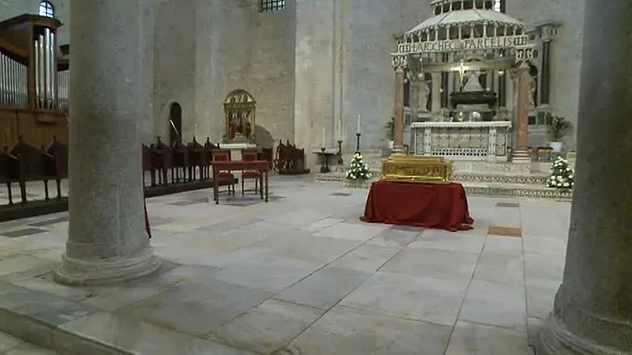 Патриархът посрещна св. Николай в Москва