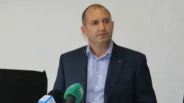 Радев: Болният няма да оздравее, ако се скъса диагнозата