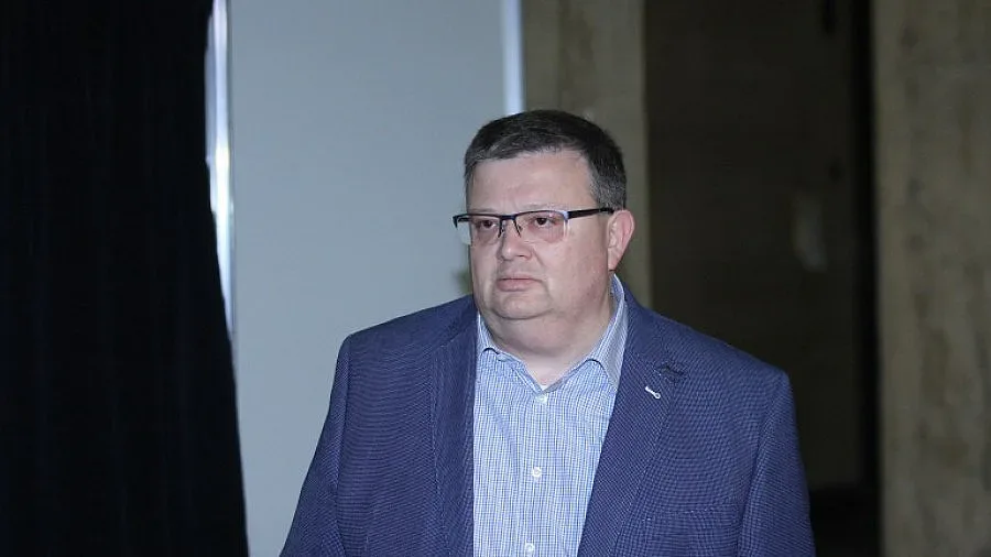 Цацаров: Няма да допусна Лозан Панов да си играе с името ми