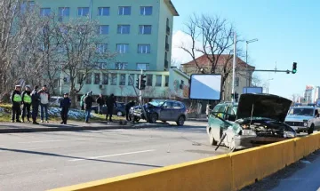 Катастрофа с бой и ранено дете в София