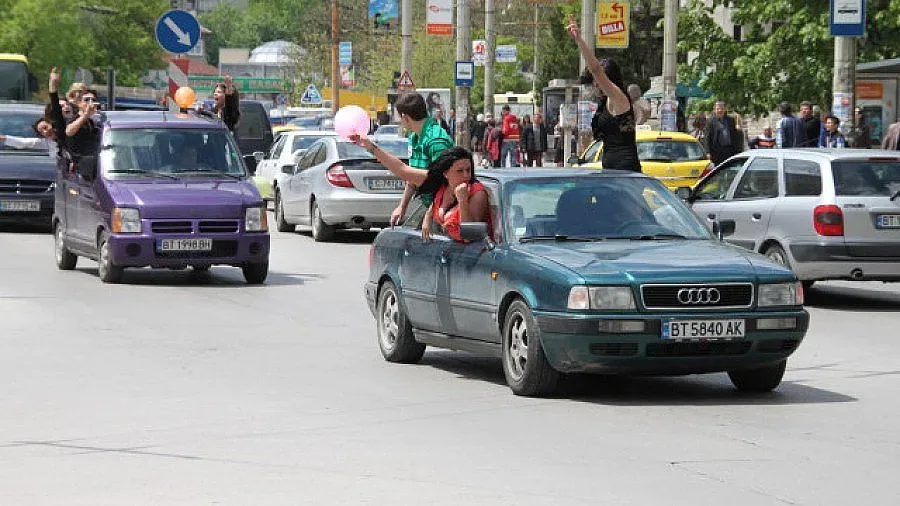 КАТ размаха пръст на абитуриентите