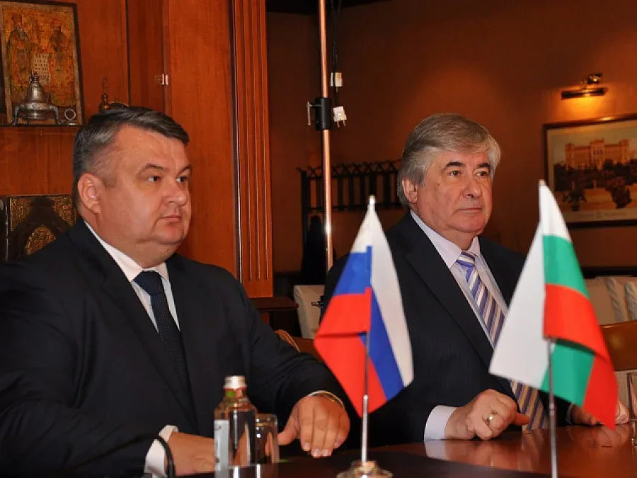 ОТ ДИСКУСИЯТА НА "СТАНДАРТ": И руският посланик в проверките на плажа