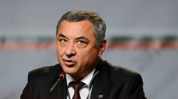 ОТ ДИСКУСИЯТА НА "СТАНДАРТ": Наемат чужди работници за 7 дни