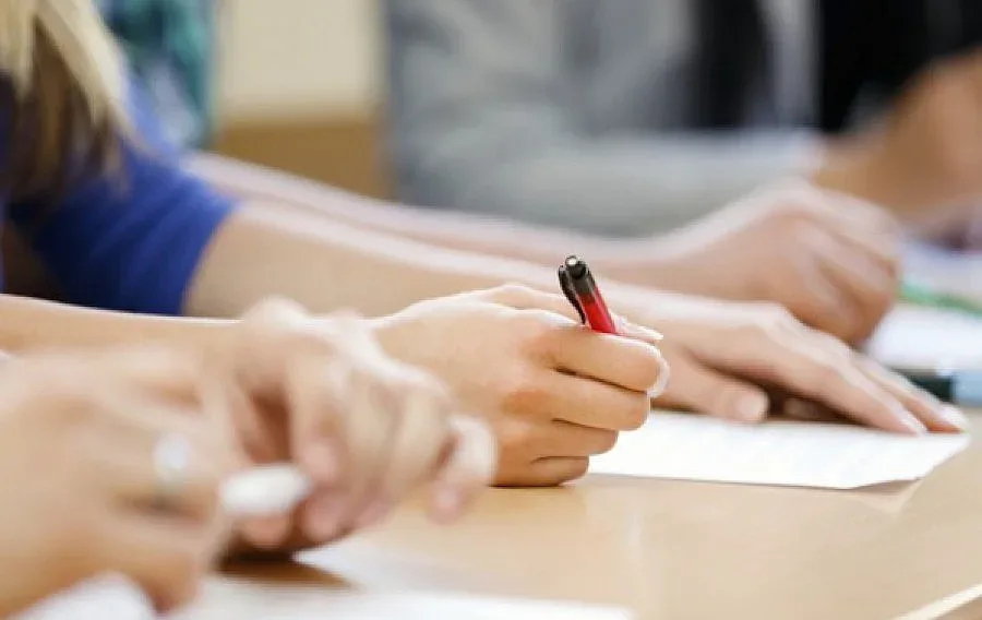 Вижте верните отговори от матурата по български и литература