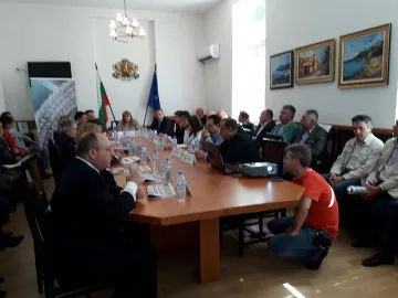 ОТ ДИСКУСИЯТА НА "СТАНДАРТ":  Обучават хотелиери да ловят бандити