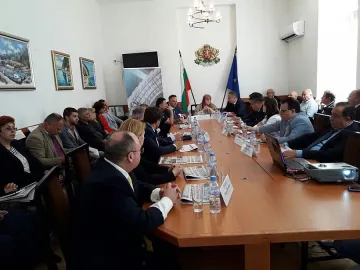 ОТ ДИСКУСИЯТА НА "СТАНДАРТ":  Кметът Портних ще бори шума в курортите