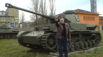 Борисов поиска още едно уволнение заради нацистки поздрав