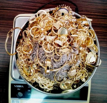 Митничари задържаха злато за 80 000 лв.