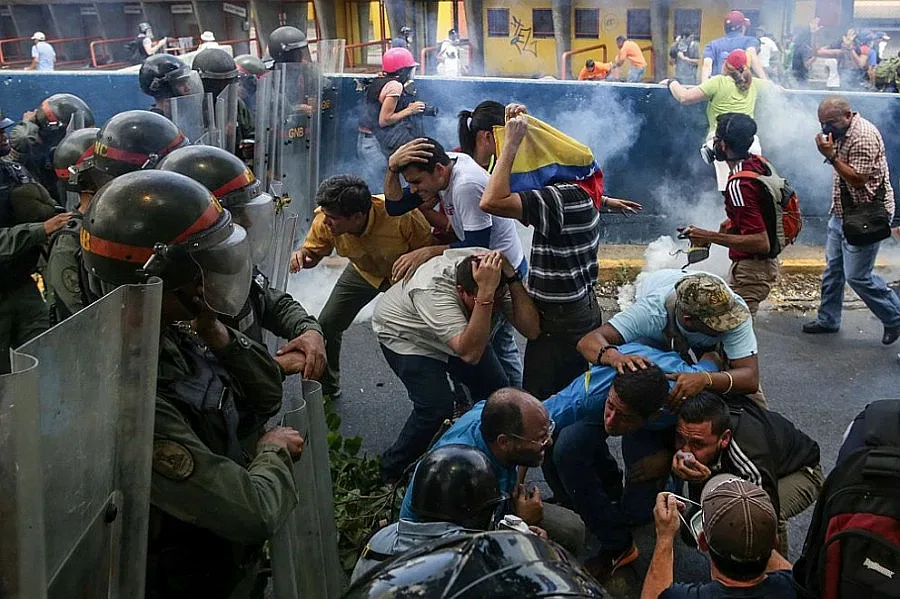 Жертвите във Венецуела вече са 43-ма души