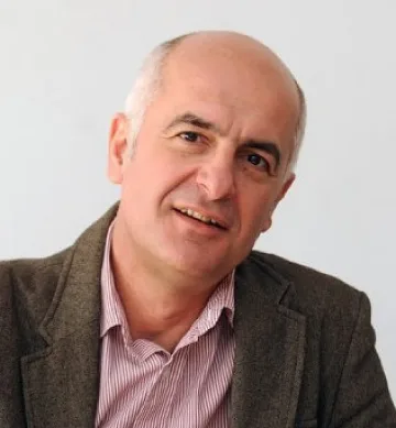 Александър Дамовски коментира ситуацията в Македония