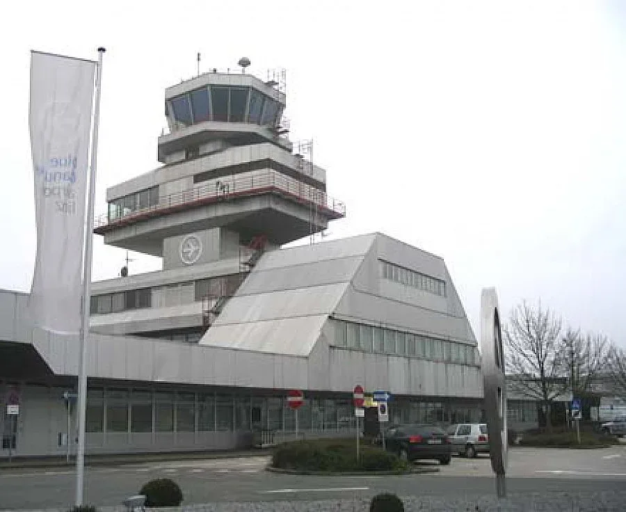 Пиян българин принудително приземи самолет