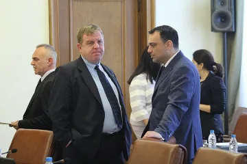 Дадоха на Каракачанов 2 комисии