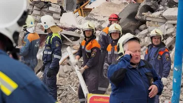 Взрив отнесе сграда в Русия