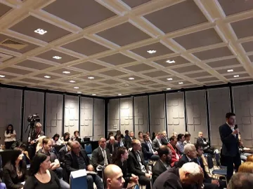 Грозев: Борим се младите медици да останат в България