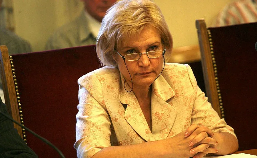 Менда Стоянова: Бизнесът да е спокоен, няма да пипаме данъците