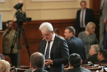 Аталай: Извиването на ръцете на Борисов е безпардонно 