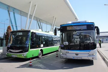 Отново 2 автобуса до летище София