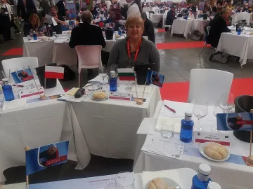 Магията на виното се разкрива с приятели и подходящата храна