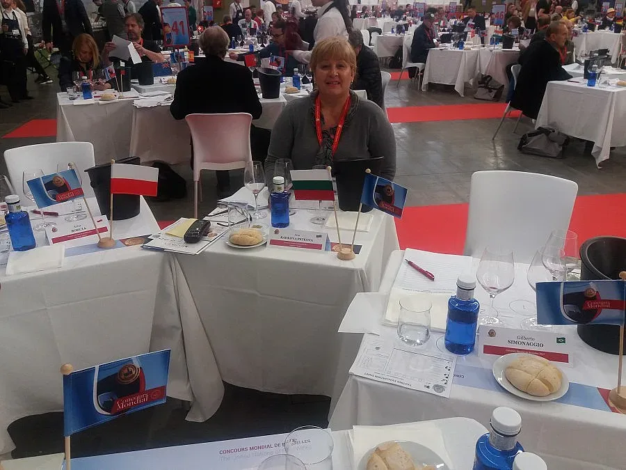 Магията на виното се разкрива с приятели и подходящата храна