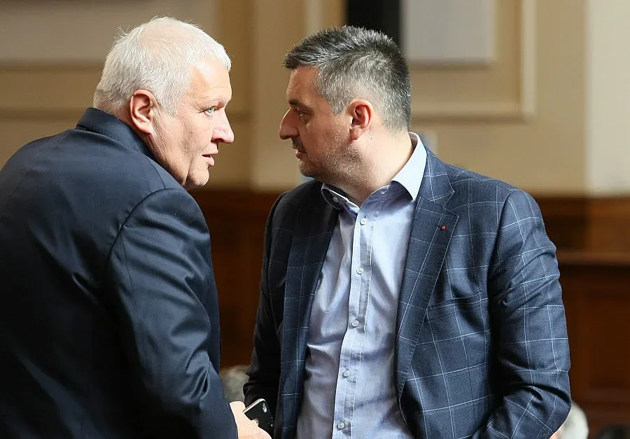 На пленума на БСП: Кирил Добрев напуска парламента