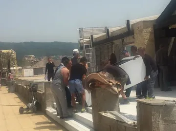 С бар "Бикини" стартира разчистването в Слънчев бряг