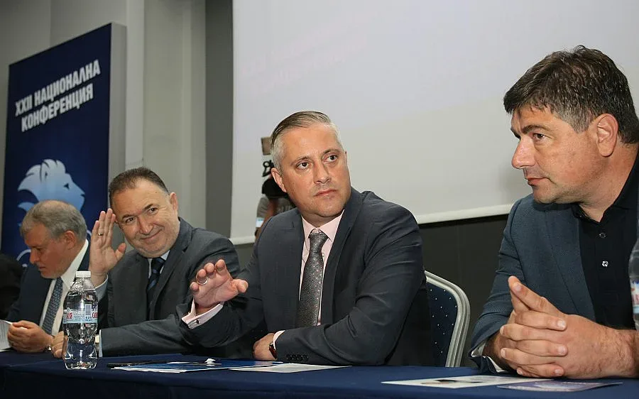 Лукарски остава начело на СДС