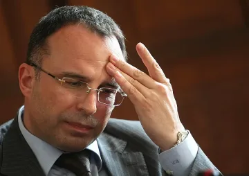 Министър изрева от бюрокрацията