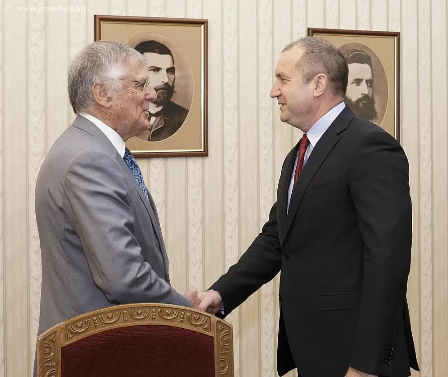 Радев прие лауреат на Нобел