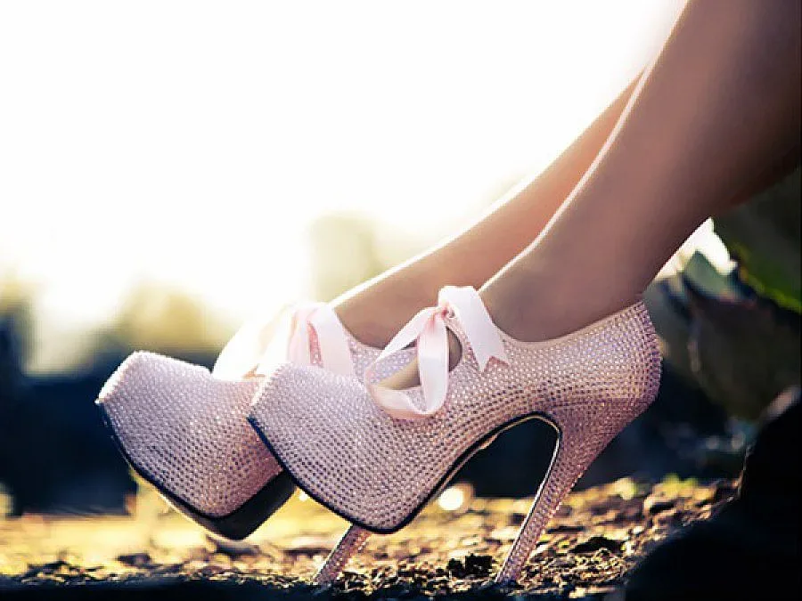 Диамантени обувки за 276 000 паунда