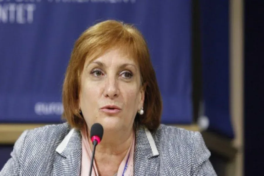 Искра Михайлова: България е отличник по плана Юнкер