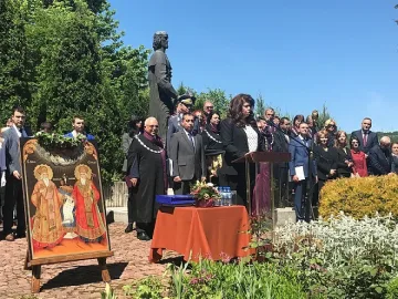 Йотова: Най-естественото за Велико Търново е да развива науката